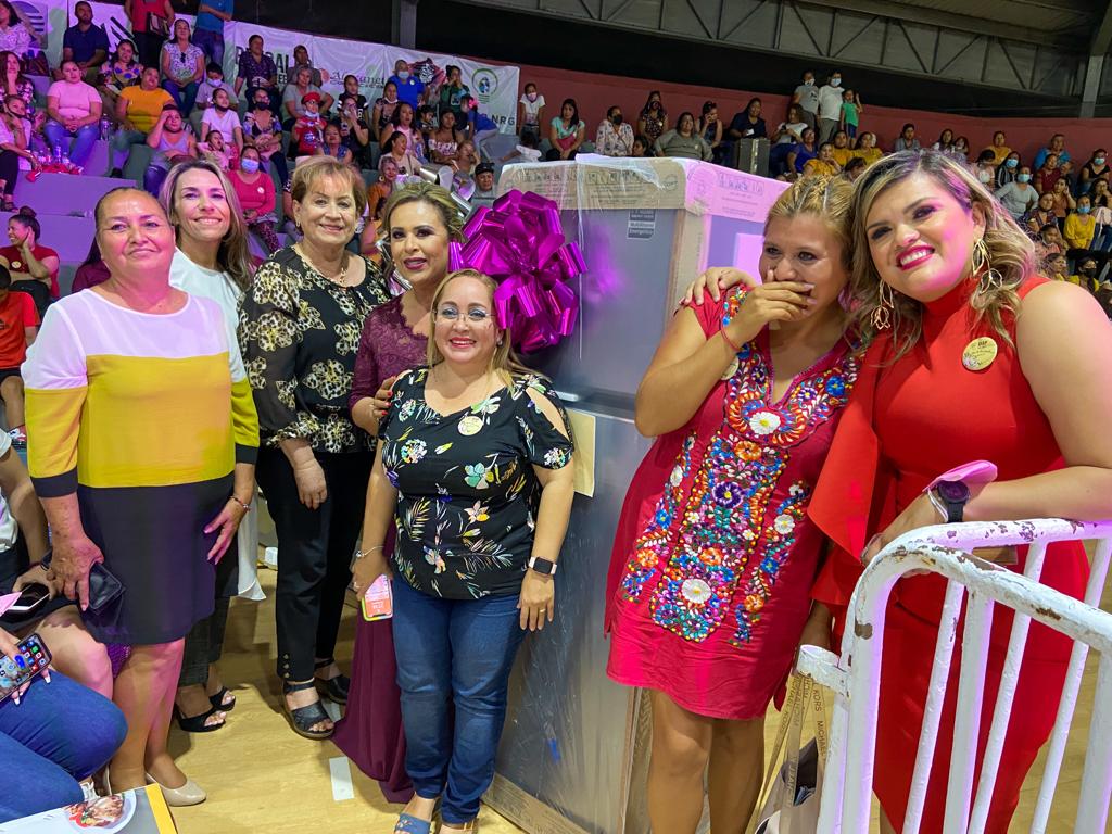 Más de 1,000 mujeres celebraron "Día de las Madres" en SJC