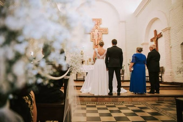 Civiles armados interrumpen  boda en templo católico