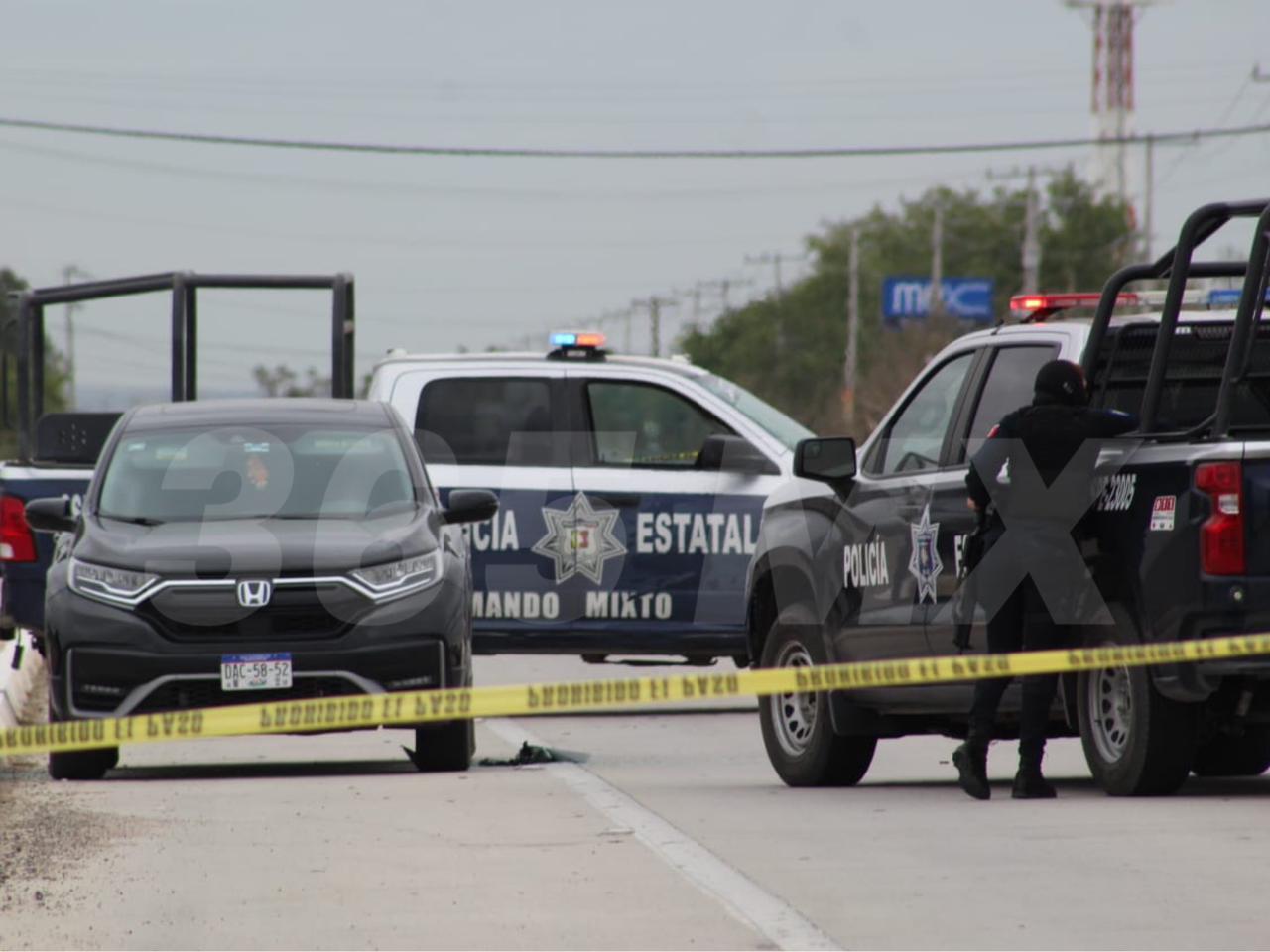 Detienen a hombre con arma frente a Escuela de Aviación Naval de la Secretaría de Marina