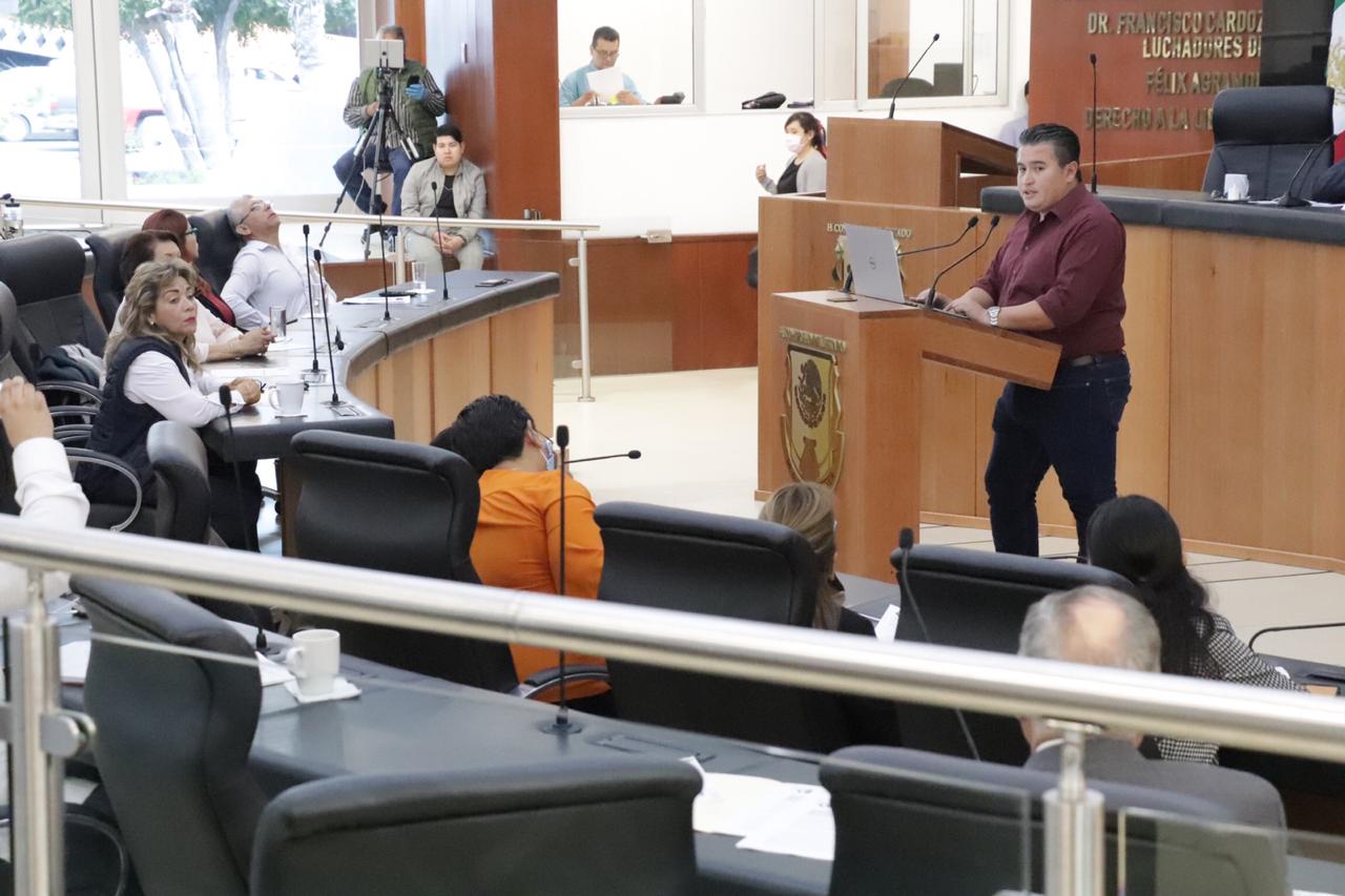 Gobernador: “Urge que comparezca”.