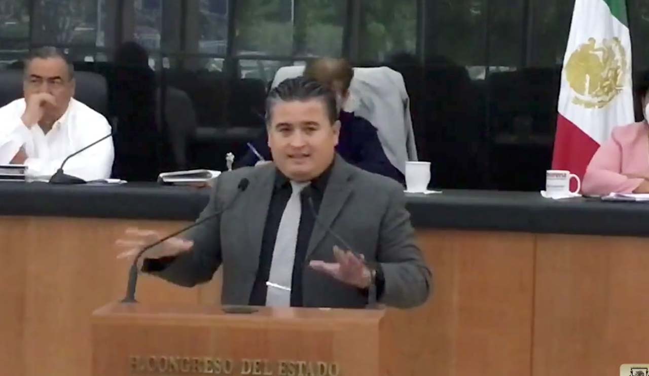 "Bienvenidos después de seis meses a trabajar". 