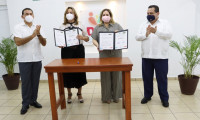 Entregan equipo para adultos mayores