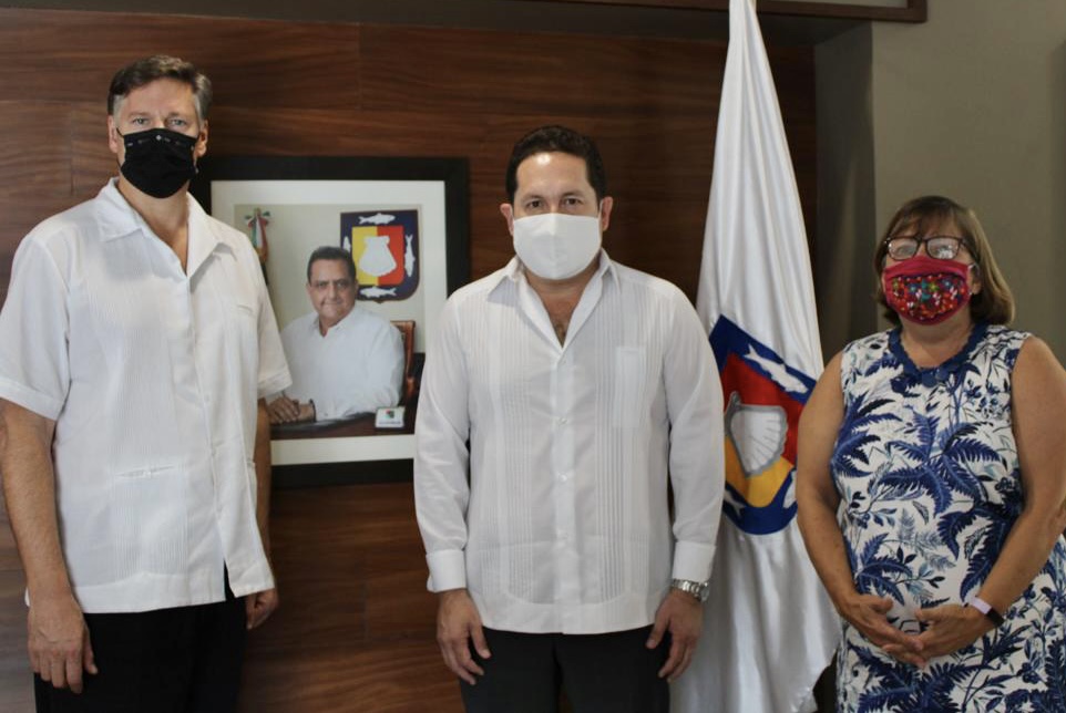 SETUES se reúne con embajador y cónsul de EE.UU.